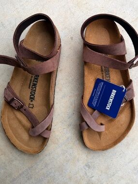 Birkenstock 38 100% Leather Yara
